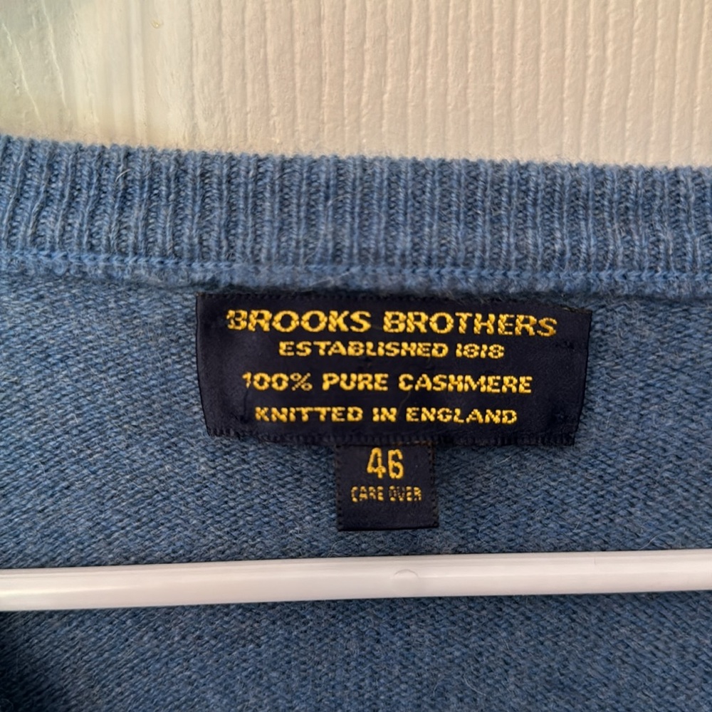 Men’s V-Neck Sweater - Picture 3 of 5